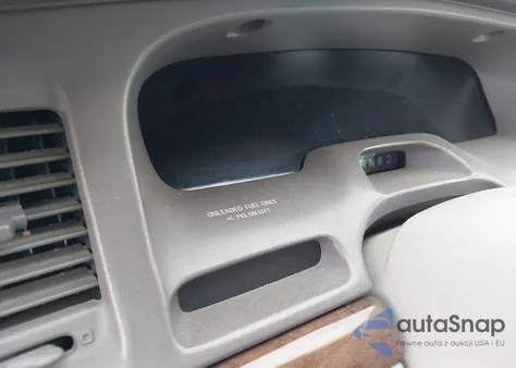 1996 Lincoln Town Car Executive z USA, uszkodzony, nr VIN 1LNLM81W6TY722447